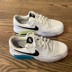 Like New!! Nike Air Max.